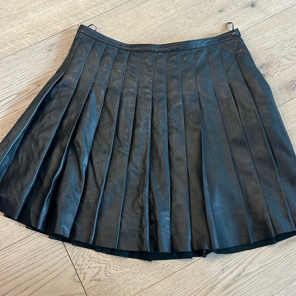 Belstaff England pleated leather mini skirt